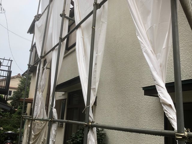 神奈川県横浜市鶴見区矢向の木造2階建て家屋解体工事前の様子です。